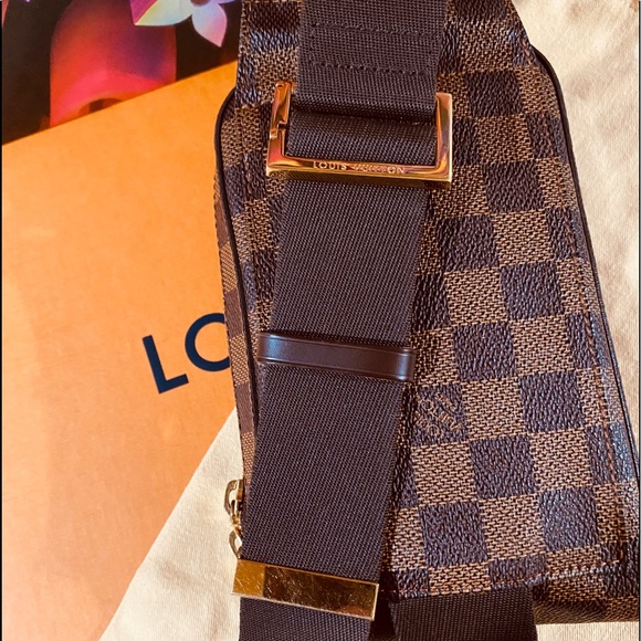 🧸🧸🧸 Authentic Louis Vuitton Geronimo Bodybag - Picture 7 of 15